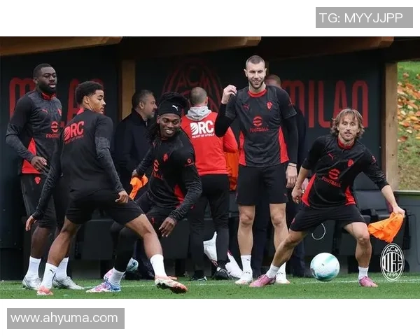 莱奥若续约成功将成米兰传奇球员效力超十年荣耀历史